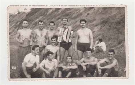 Affectueux Beau Jeune Homme Sans Chemise Muscl Gonfl Instantan Gay Int Photo Eur