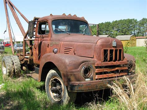 International Harvester R190 Rusty Old Truck With Jib Pole Flickr