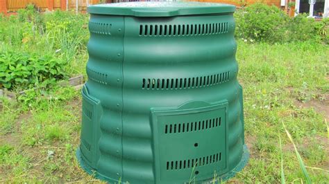 Готовить компост удобно и просто Вместо кучи – красивый компостер ...