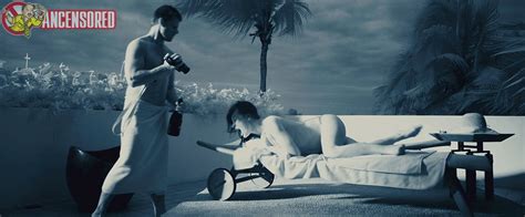 Naked Milla Jovovich In A Perfect Getaway