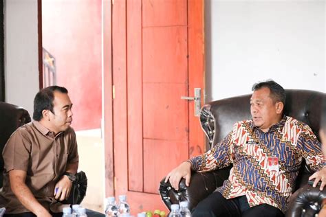 Penjabat Bupati Kabupaten Purwakarta Benni Irwan Mengunjungi Kantor