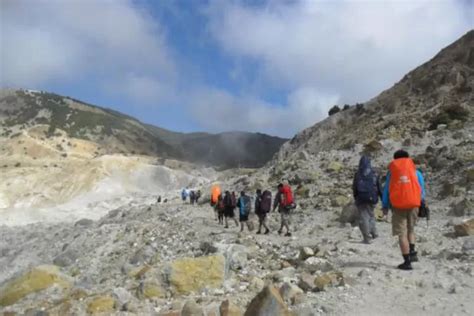 Mengenal Gunung Papandayan Destinasi Liburan Ciptakan Surga Wisata Di