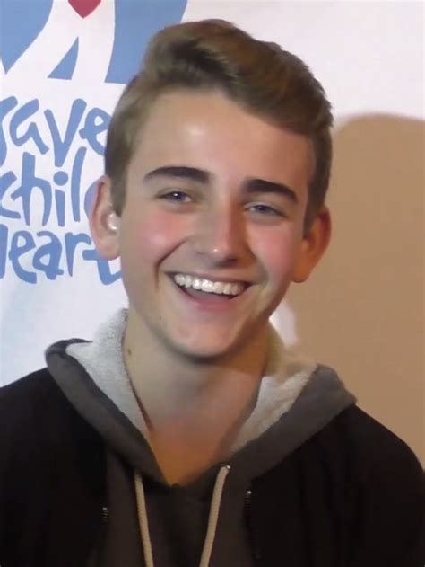 9 stars LGBTQ que vous ne connaissiez pas ont fait leurs débuts sur Nickelodeon Gay Pride