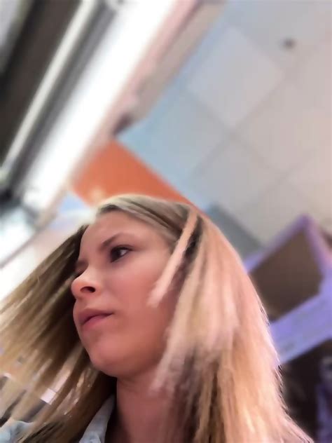 Sexy Blonde Annie 2024 03 23 112009