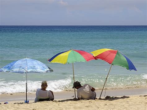 Te Invito A Conocer La Playa Gay Cubana Mi Cayito Cubaconecta
