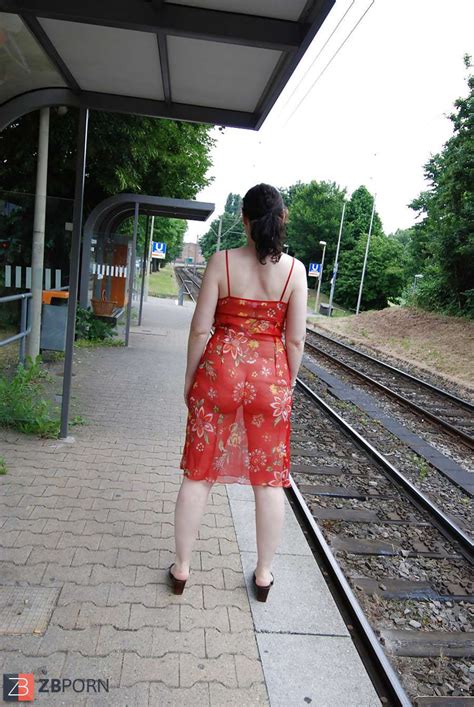 Ich Zeige Mich Ueberall Gerne Frivol ZB Porn