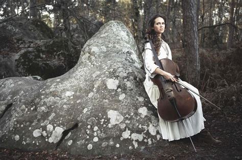 La violoncelliste Olivia Gay fera résonner la mélodie de la forêt de Brocéliande Lorient