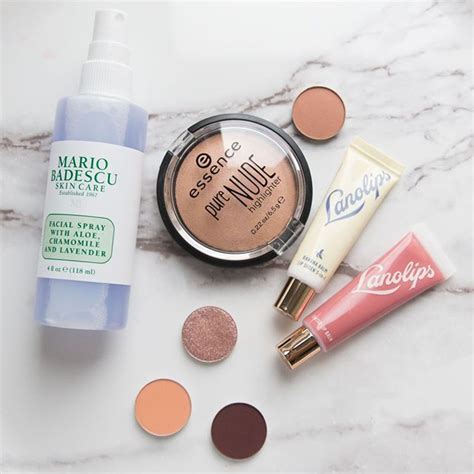 Subtle And Believable Glow Essence Pure Nude Highlighter