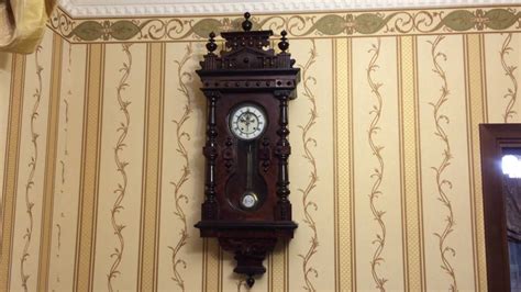 Старинные настенные немецкие часы 19 века с выносным анкером - YouTube
