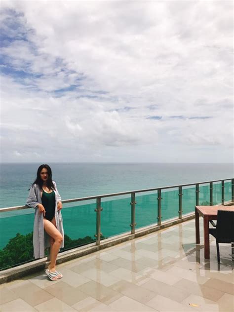 Hương Giang Idol khoe đường cong hút mắt với bikini sau tháng mất tích