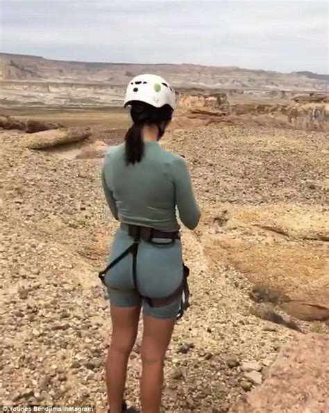 Kourtney Kardashian Poses Completely Nude In Sizzling Selfie Daily Mail Online