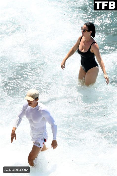 Katy Perry Sexy Seen Flaunting Her Hot Figure Wearing A One Piece Swimsuit At The Beach In
