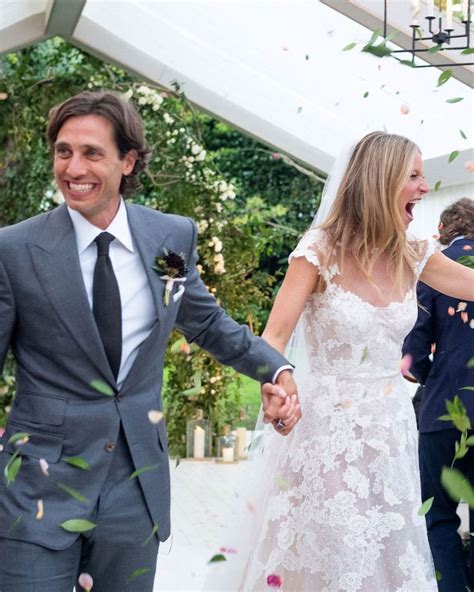 Brad Falchuk And Gwyneth Paltrow Married In 2018 Simple Prom Dress