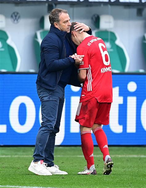 7 fichajes, 2 por línea y un portero, la lista de la compra que Flick