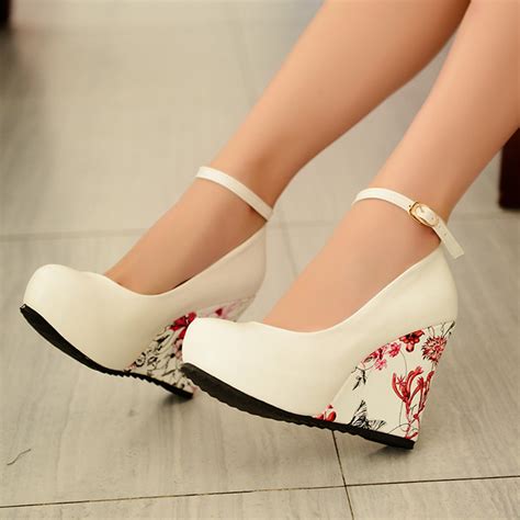 Как правильно выбрать обувь для полных ног