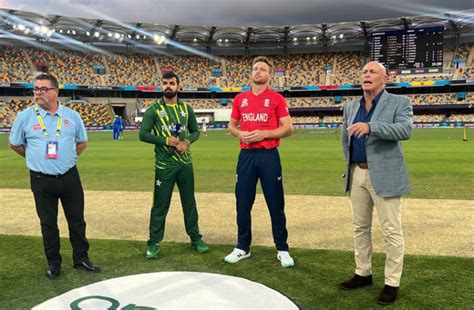 PAK VS ENG England Wins Toss In T20 World Cup Warm Up