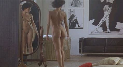 Naked Raffaella Offidani In The Voyeur