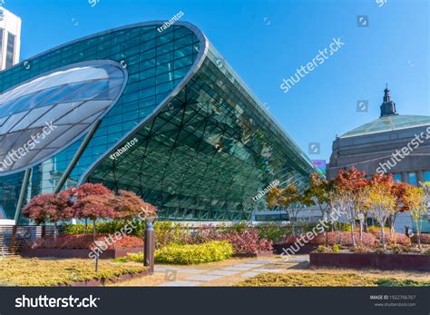 4,042 Seoul City Hall Building Images, Stock Photos & Vectors ...