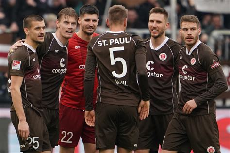 St Pauli stürmt der Bundesliga entgegen Coach Hürzeler spricht über