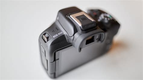 Czy to koniec serii M? Canon prezentuje Canona R50