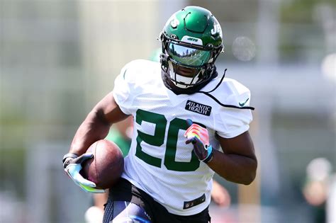 Breece Hall Agrees To His Rookie Contract Jets Have Entire Rookie
