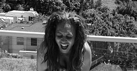 Mel B Gets Naked And Pulls Moonie Over La Mirror Online