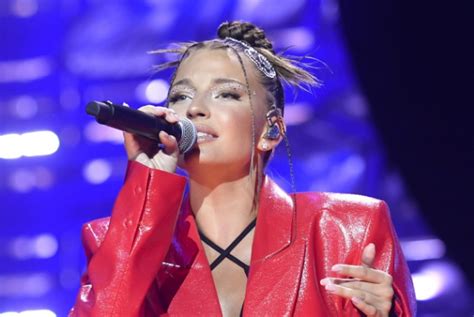 Julia Wieniawa W Bikini Tak Sfilmowa J Nikodem Rozbicki Teledysk Do Wenus Jest Ju W Sieci