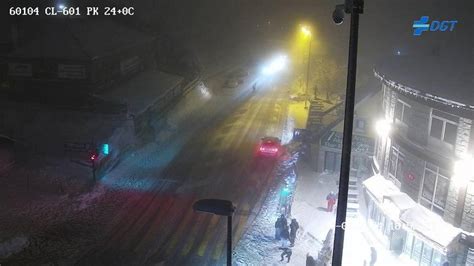 Segovia La Nieve Impone Cadenas E Impide El Paso De Camiones En La