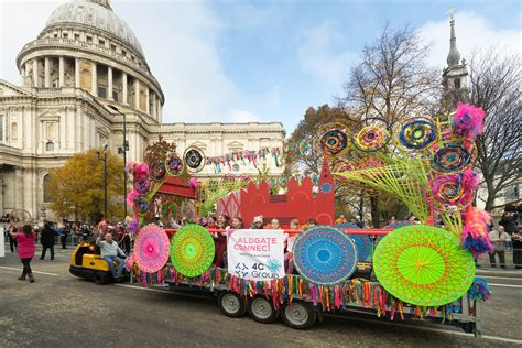 History tours show how aldgate east evolved over decades 1