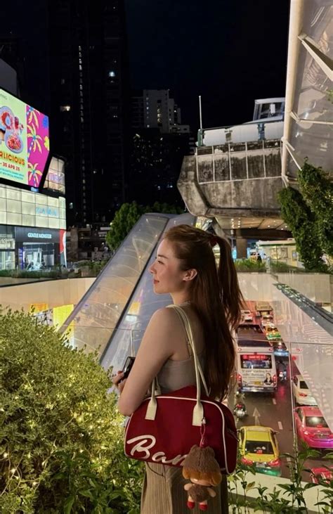 Quân A P check in tại Thái Lan cùng hot girl bị CĐM truy lùng danh tính gây sốt Showbiz Việt