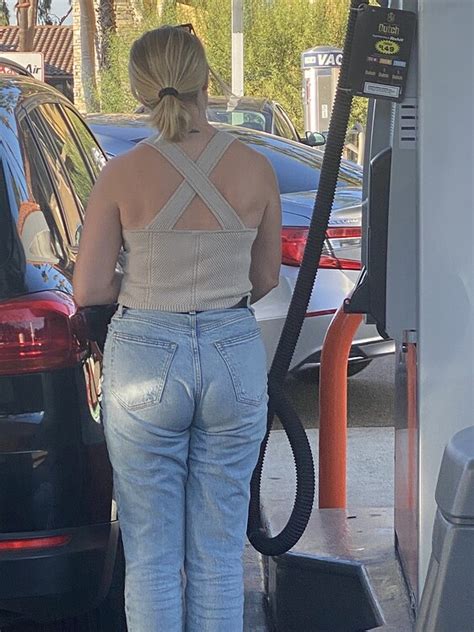 Sexy Blonde Teen With A Perfect Tight Ass Eating Her Jeans Tight Jeans Forum