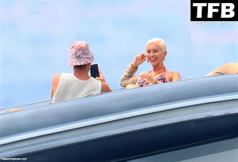 Iris Law Nude OnlyFans Leaks Fappening FappeningBook