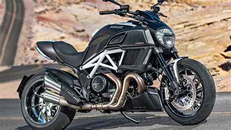 Ducati Diavel review - pictures | Auto Express