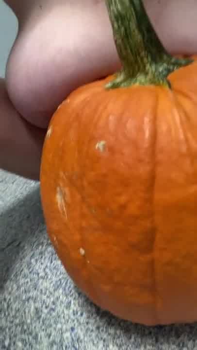 Pumpkin With A Side Of Gash Free Frigging Toilet Hd Porn Hotntubes