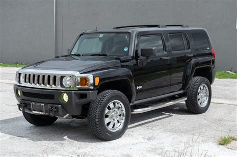 Hummer H3 Blacked Out