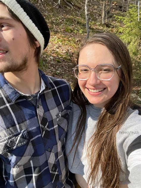 Awoozygoose Nude OnlyFans Leaks Fappening FappeningBook