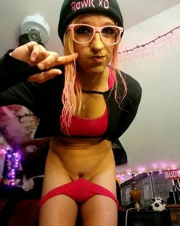 Puffy Nipples Shemale Porn Pics Nude Trans In Free Sex Photos Xhamster