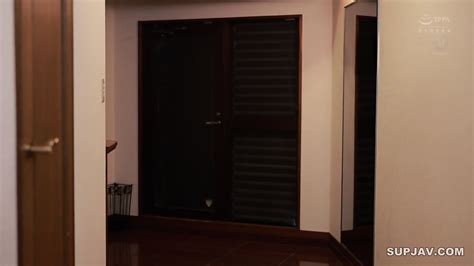 Marina Shiraishi Big Tits Housewife Uncensored MILF