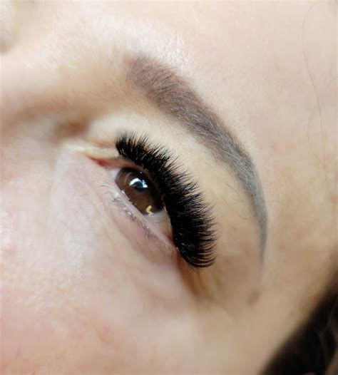 Choosing The Perfect Lash Extension Style For Your Eye Shape