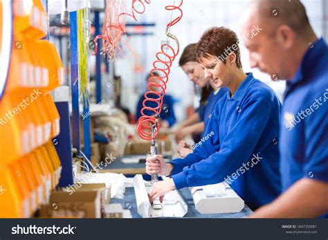 生產線 的圖片、庫存照片和向量圖 Shutterstock