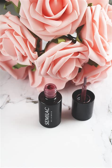 Mauve Mani Semilac Berry Nude