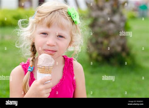 Little Child Blond Girl Licking Hi Res Stock Photography And Images Alamy