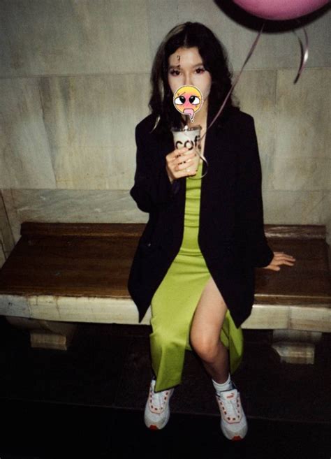 Lezzy Bunny слив nude фото Онлифанс голая асмрщица Lezzy Bunny ASMR видео с Patreon