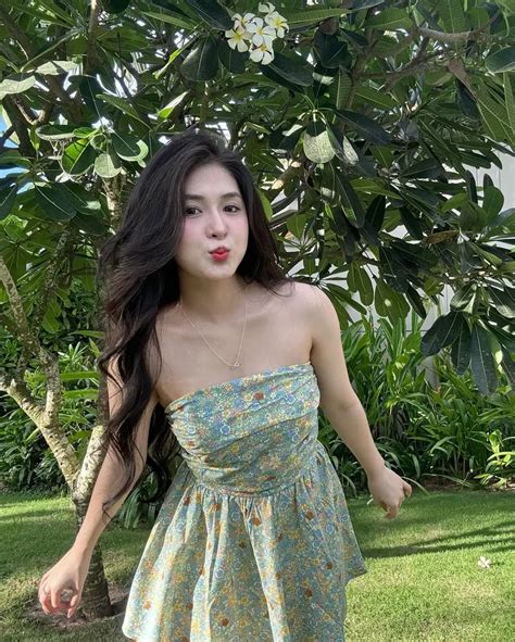 ảnh Quỳnh Alee bikini tự tin khoe body đẹp cuốn hút