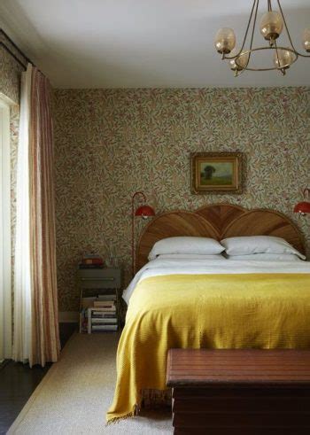 Lovely Floral Wallpaper Ideas For Bedrooms Digsdigs