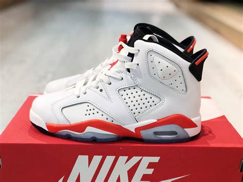 Купить Кроссовки женские Nike Air Jordan 6 High (Размер:37), цена 1650 ...