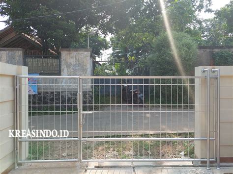 pintu pagar besi brc pesanan bpk ari  kalimulya depok