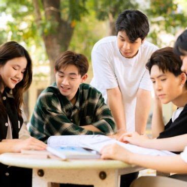 Sinh Vi N Huit B K P Chinh Ph C T Ng Lai T I Ng I Tr Ng Hot Nh T S I G N