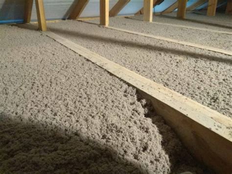 Эковата (целлюлозный утеплитель): технические характеристики и преимущества