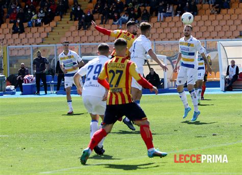 Il Lecce Vince Davanti Ai Suoi Tifosi Foto Chilla